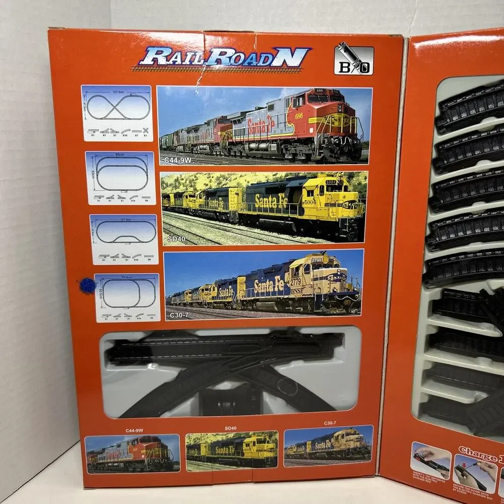 New-Ray RailRoad N Scale Santa Fe C44-9W Diecast Battery Operated Train Set
